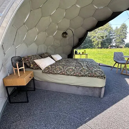 Paradiesufer Am Camping *